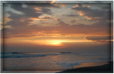 el salvador-beaches-el pimental at sunset